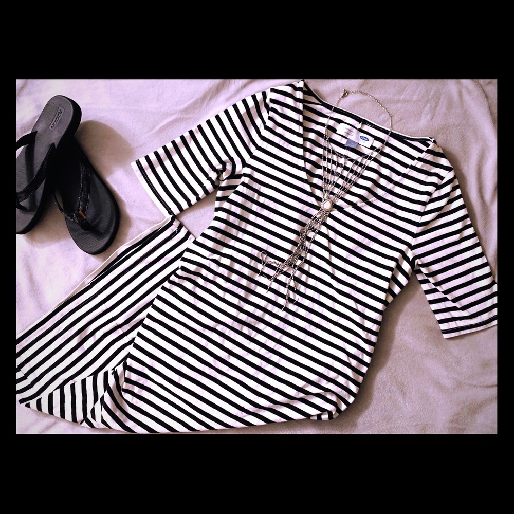 Stripped Old Navy Mid-Thigh Maternity Dress